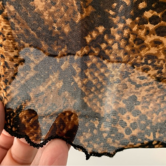NWT Forever 21 Mesh Tee Snakeskin Print Size Small - Picture 2 of 5